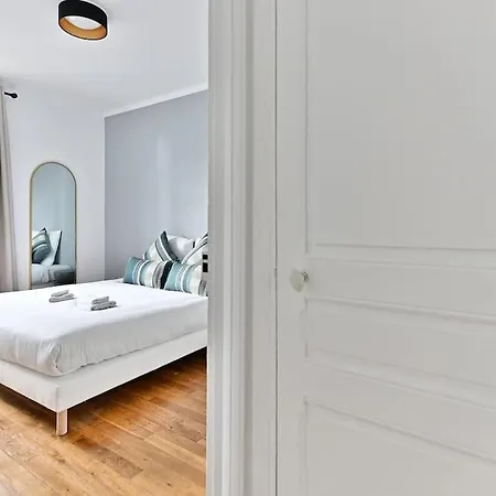 Appartement Vue Panoramique Sur La Capitale Puteaux Extérieur photo